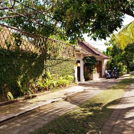Villa Lola Seminyak Exterior foto